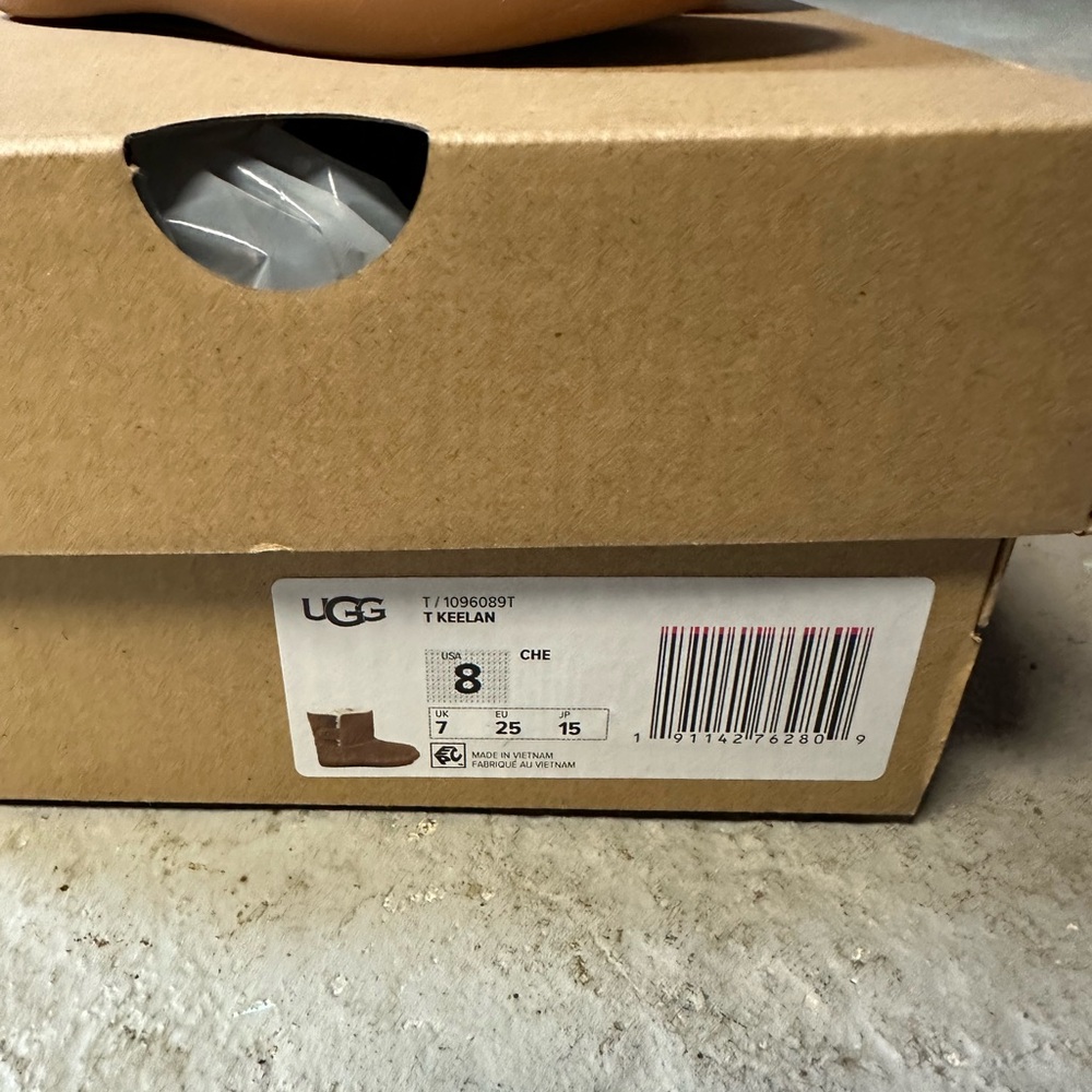 NIB UGG Keelan Toddler boots